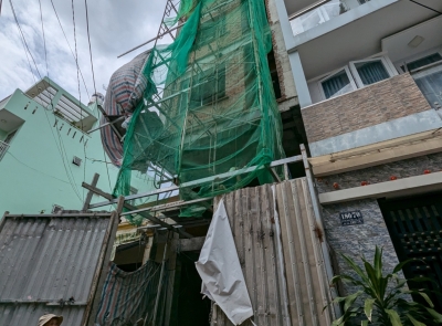 Cửa Nhựa Gỗ Composite Cho Căn Hộ Dịch Vụ Cao Cấp Tại Quận Bình Thạnh