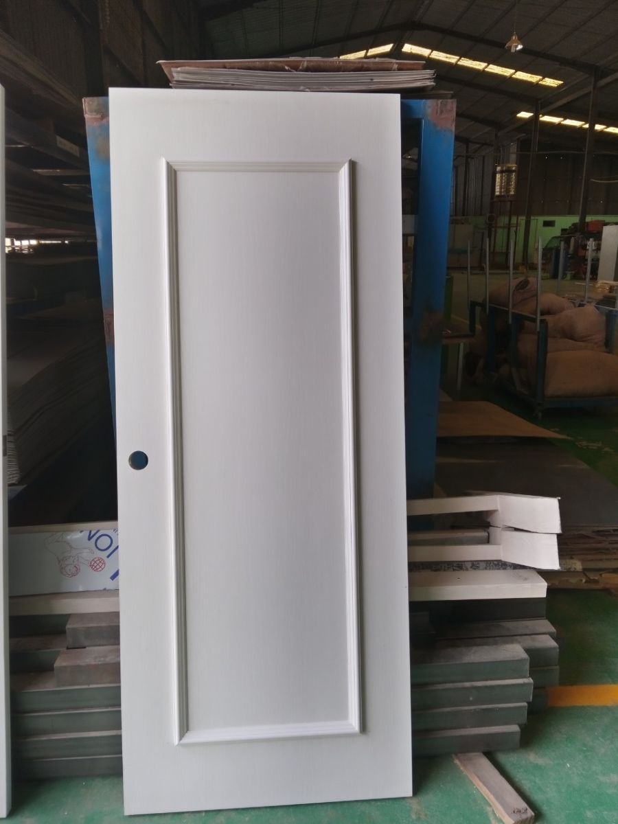 1 mẫu cửa nhưa gỗ composite sơn pu trắng