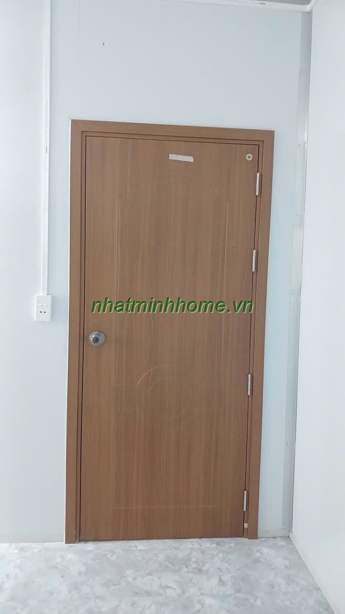 lắp đặt cửa phòng ngủ cho chủ nhà tại Nguyễn Duy Trinh Quận 2