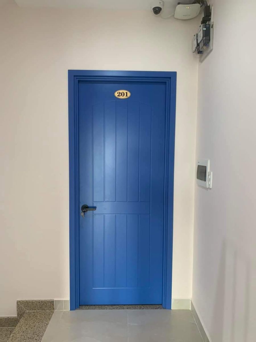 cửa nhựa composite son pu xanh tại quận 10 hcm
