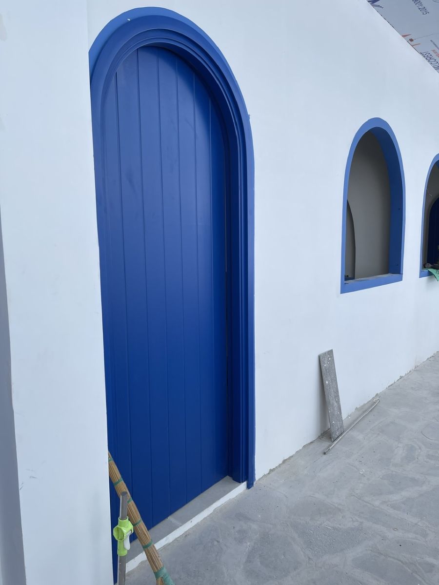 cửa phòng nhựa composite sơn xanh tại Phước Hải