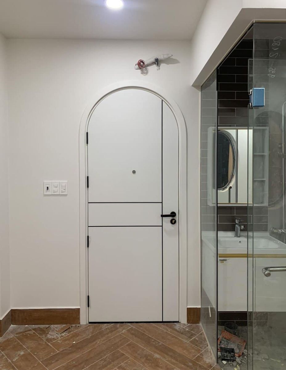 cửa vòm nhựa composite sungyu màu trắng chạy chỉ đen đẹp