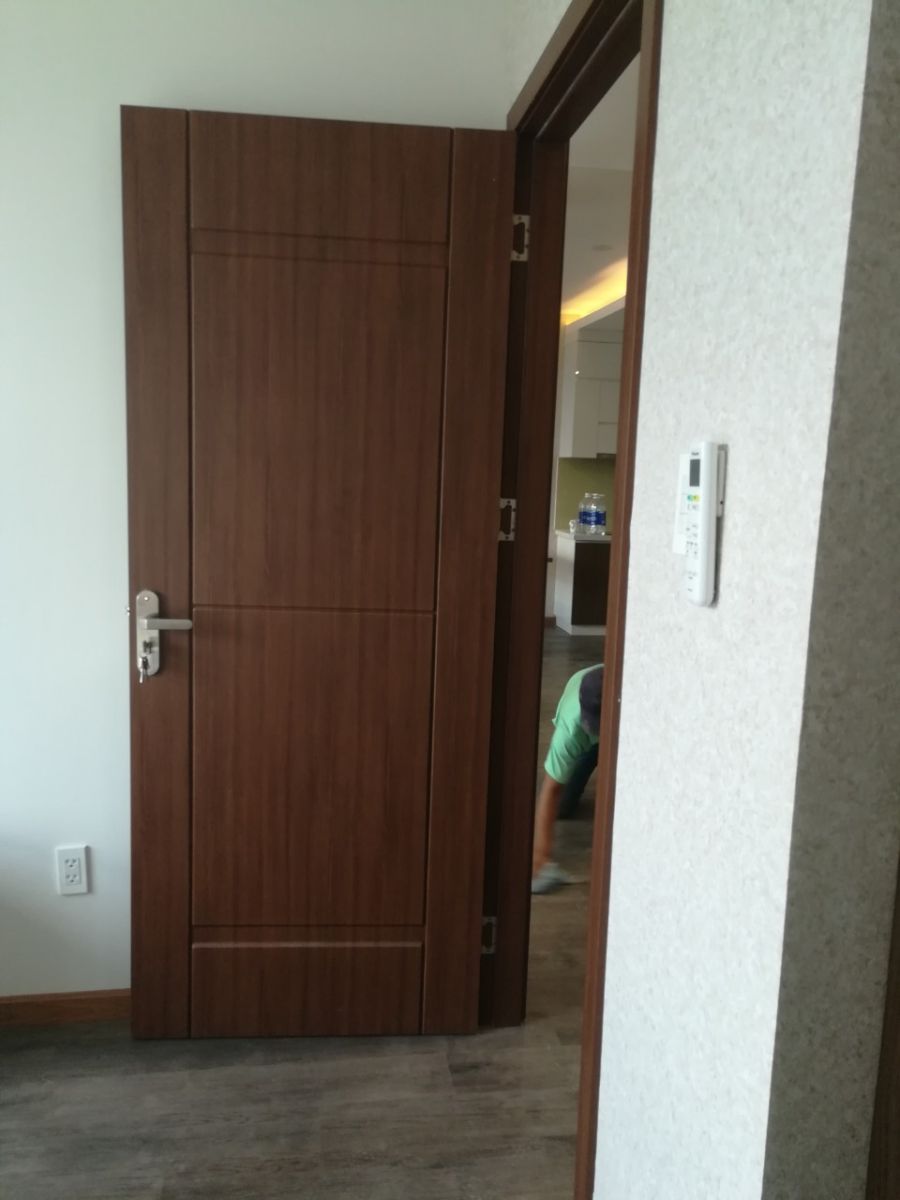 korean-abs-plastic-door-installation-in-Di-An.jpg