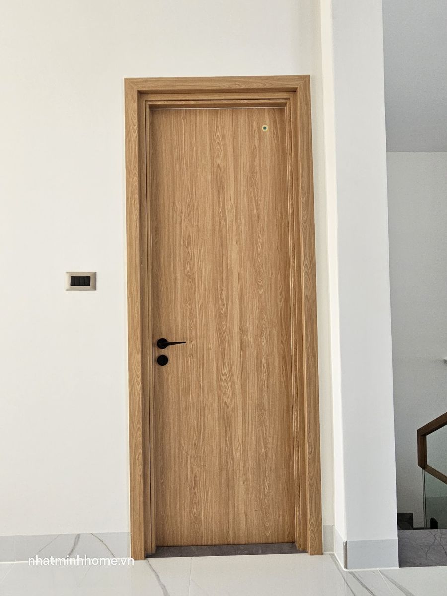 mẫu cửa phòng ngủ cánh phẳng, đơn giản, đẹp