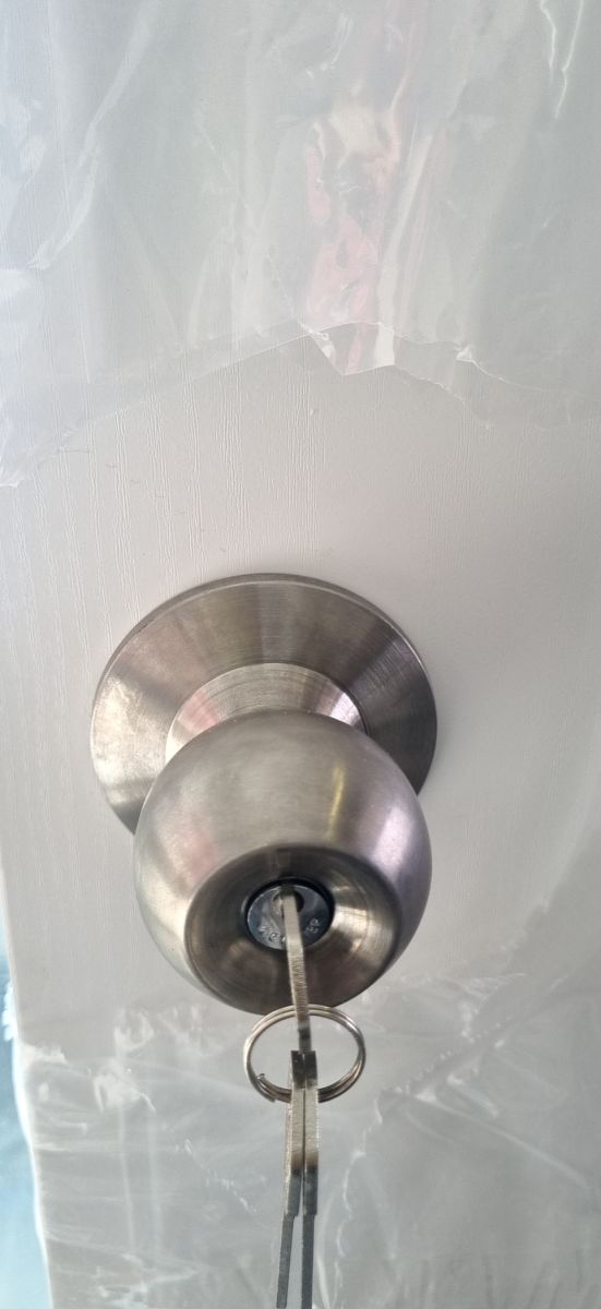 plated metal smooth round knob lock